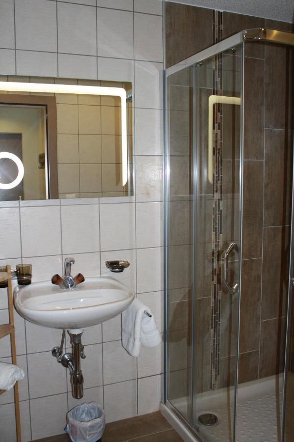 Hotel De La Gare Monthey Eksteriør billede