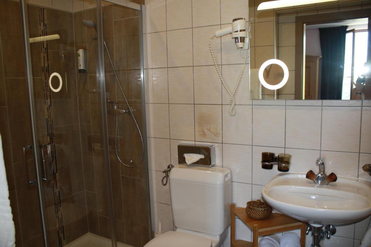 Hotel De La Gare Monthey Eksteriør billede