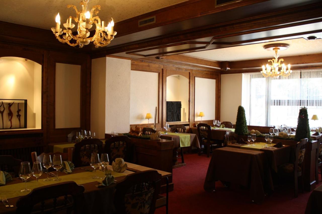Hotel De La Gare Monthey Eksteriør billede
